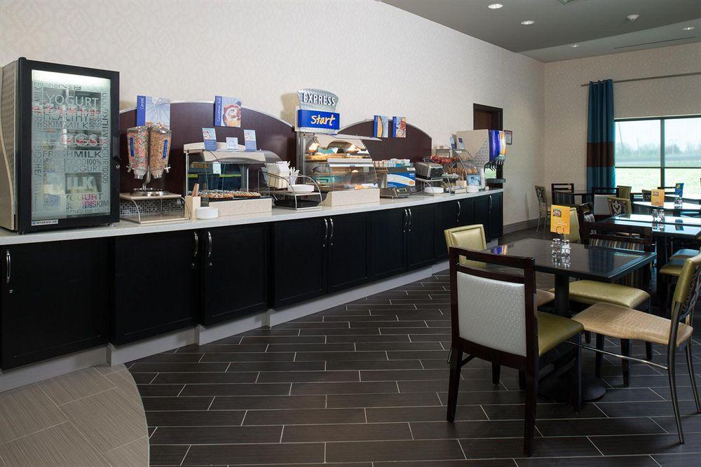 Holiday Inn Express & Suites Kansas City Airport By Ihg Restaurant foto
