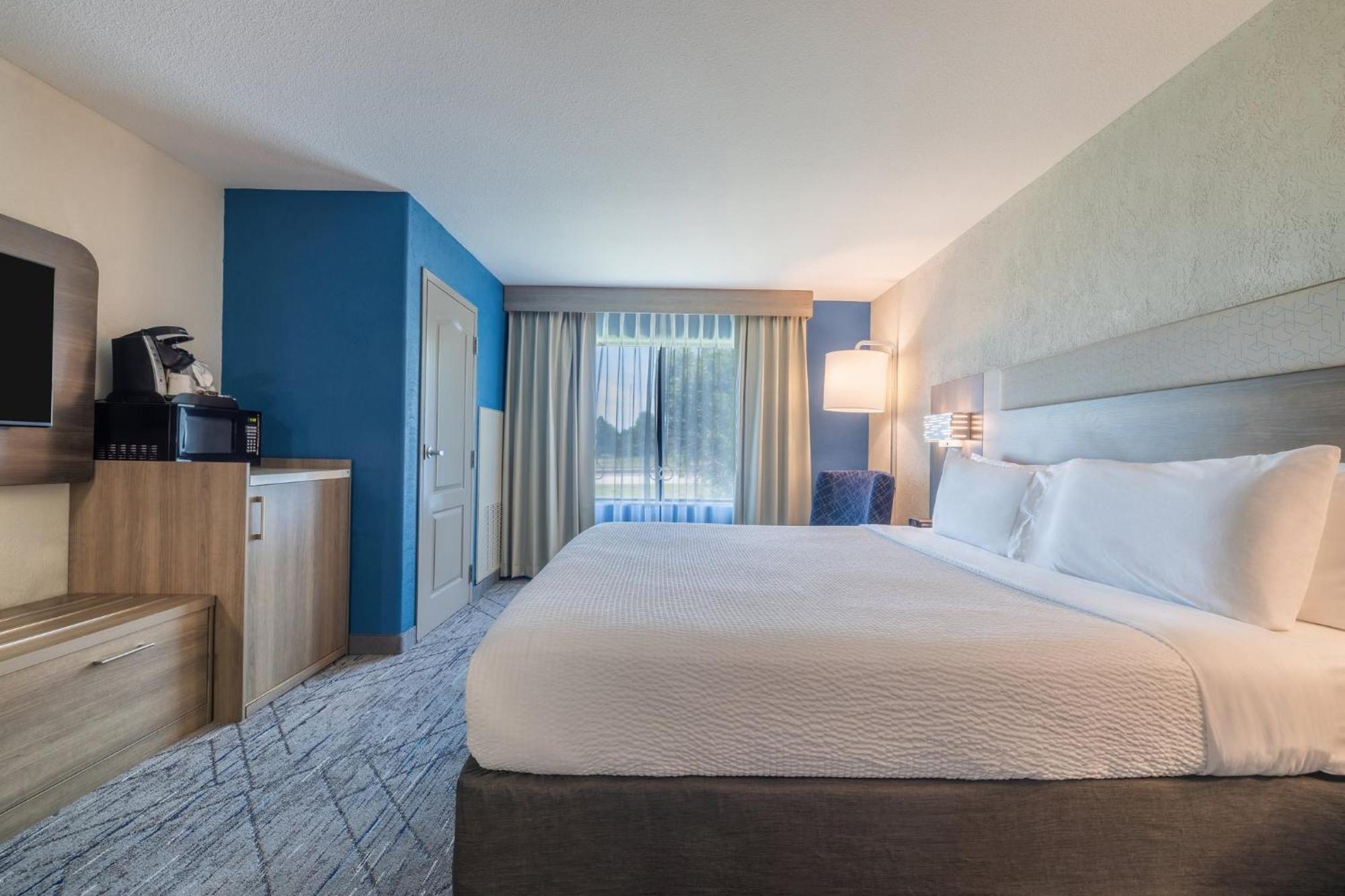 Holiday Inn Express & Suites Kansas City Airport By Ihg Exterior foto